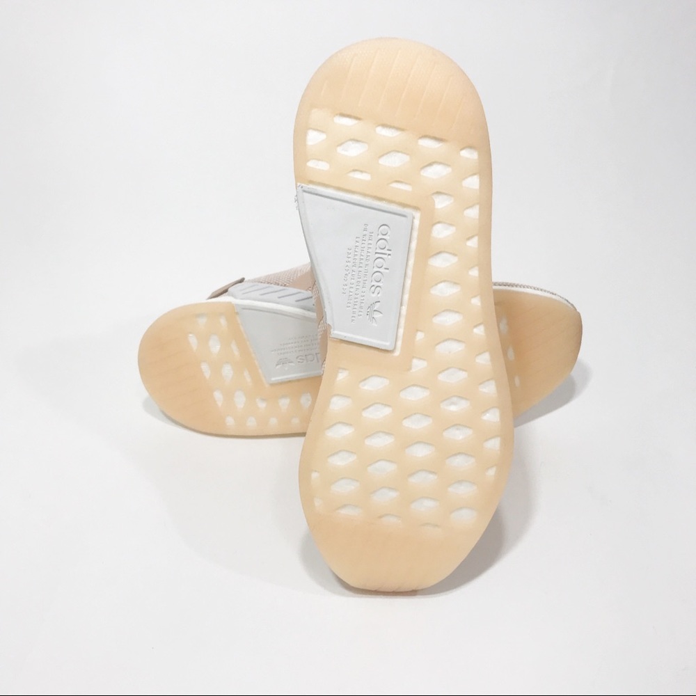 NWT Adidas Women’s NMD R2 - Picture 8 of 8